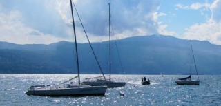 Cruises on the lake